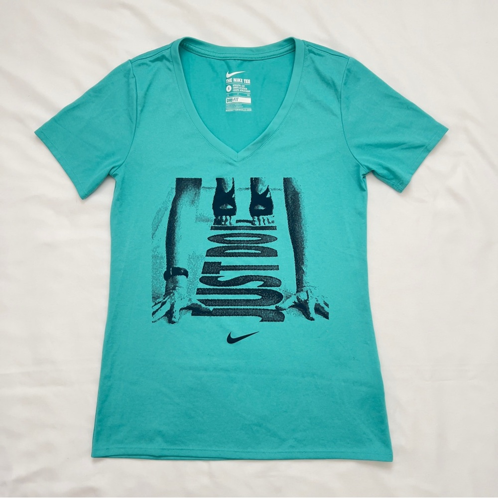 Nike Dri-Fit V-Neck Teal Graphic Short Sleeve Tee Women’s Size Small